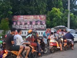 Usai Latihan Menembak, GANAS Bagikan 500 Takjil kepada Pengendara di Depan Markas Kodikmar Surabaya