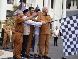 Bupati Tuban Berangkatkan 376 Jemaah Haji Kloter 26, Titip Doa untuk Daerah