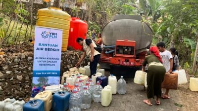 Kekeringan Meluas, YBM PLN UIP JBTB Salurkan 50 Ribu Liter Air Bersih ke Bondowoso dan Mojokerto