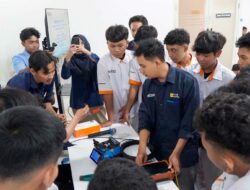 Perluas Wawasan Industri Telekomunikasi, 62 Siswa SMK Pawyatan Daha 1 Belajar Teknologi Fiber Optik di PLN Icon Plus
